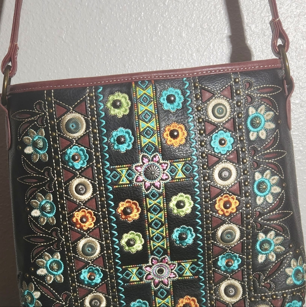 P & G Embroidered crossbody purse tote bag black